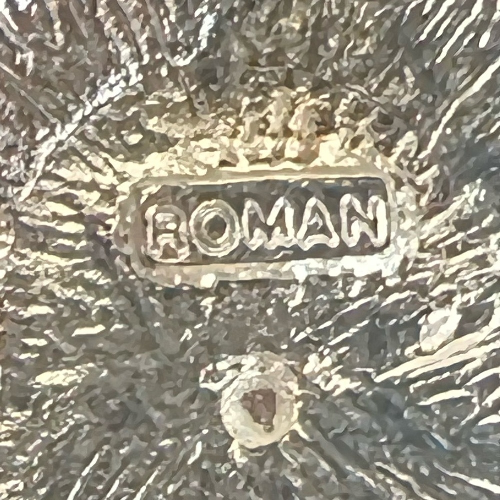 Roman Pendant on Silver Rope Chain - Picture 4 of 4